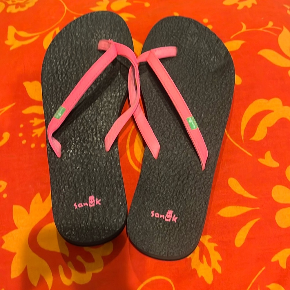 Sanuk flip flops 8W